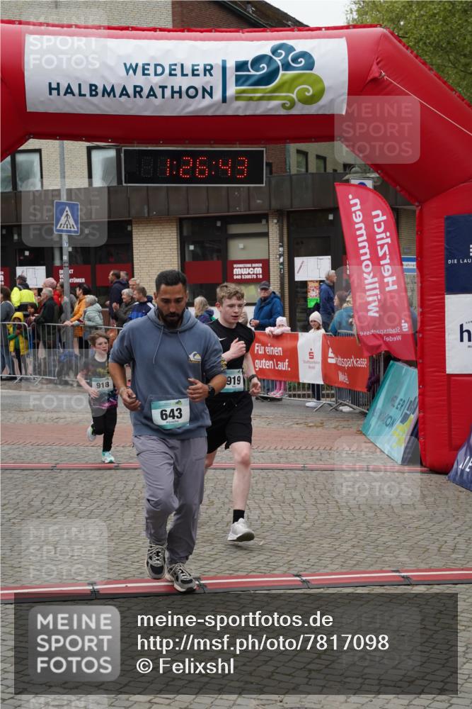 04.05.2025 - 8. Wedeler Halbmarathon Felixshl http://msf.ph/oto/7817098 04.05.2025 11:26:41 Ziel 643, 918, 919, 957 meine-sportfotos.de