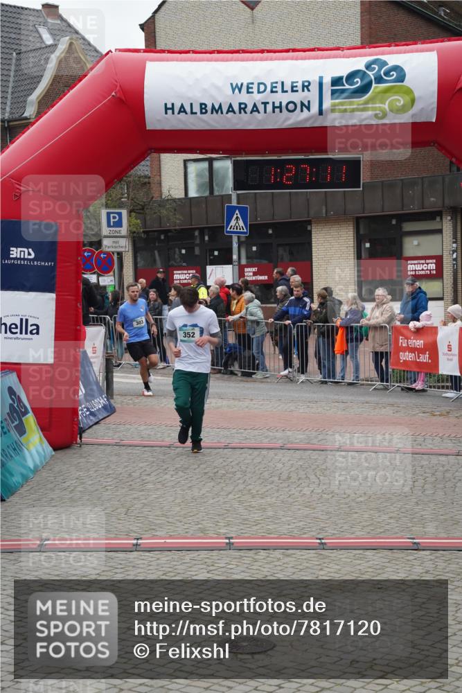 04.05.2025 - 8. Wedeler Halbmarathon Felixshl http://msf.ph/oto/7817120 04.05.2025 11:27:09 Ziel 303, 352 meine-sportfotos.de