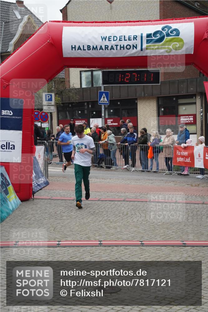 04.05.2025 - 8. Wedeler Halbmarathon Felixshl http://msf.ph/oto/7817121 04.05.2025 11:27:10 Ziel 303, 352 meine-sportfotos.de