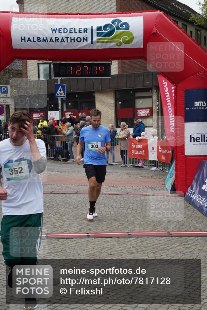 04.05.2025 - 8. Wedeler Halbmarathon Felixshl http://msf.ph/oto/7817128 04.05.2025 11:27:12 Ziel 303, 352 meine-sportfotos.de