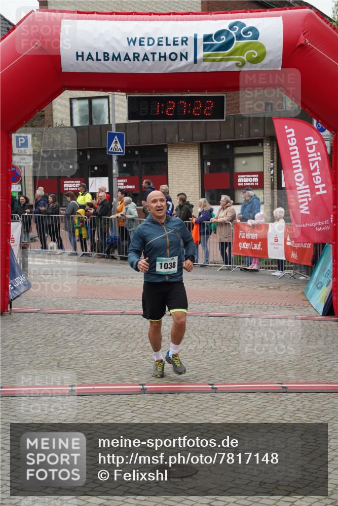04.05.2025 - 8. Wedeler Halbmarathon Felixshl http://msf.ph/oto/7817148 04.05.2025 11:27:20 Ziel 509, 1038, 1198, 1201 meine-sportfotos.de