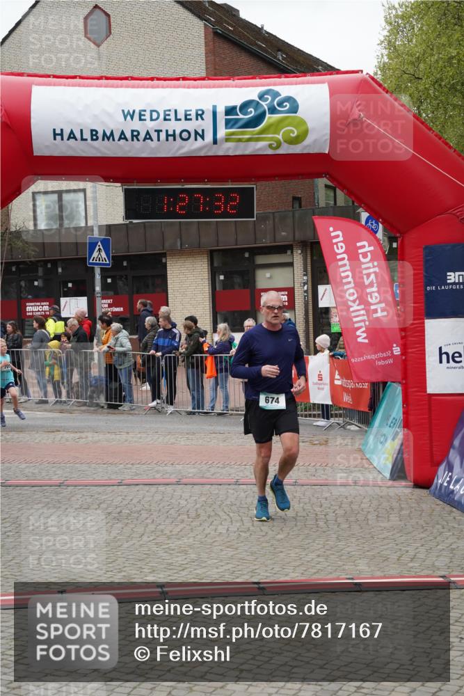 04.05.2025 - 8. Wedeler Halbmarathon Felixshl http://msf.ph/oto/7817167 04.05.2025 11:27:30 Ziel 674, 705 meine-sportfotos.de
