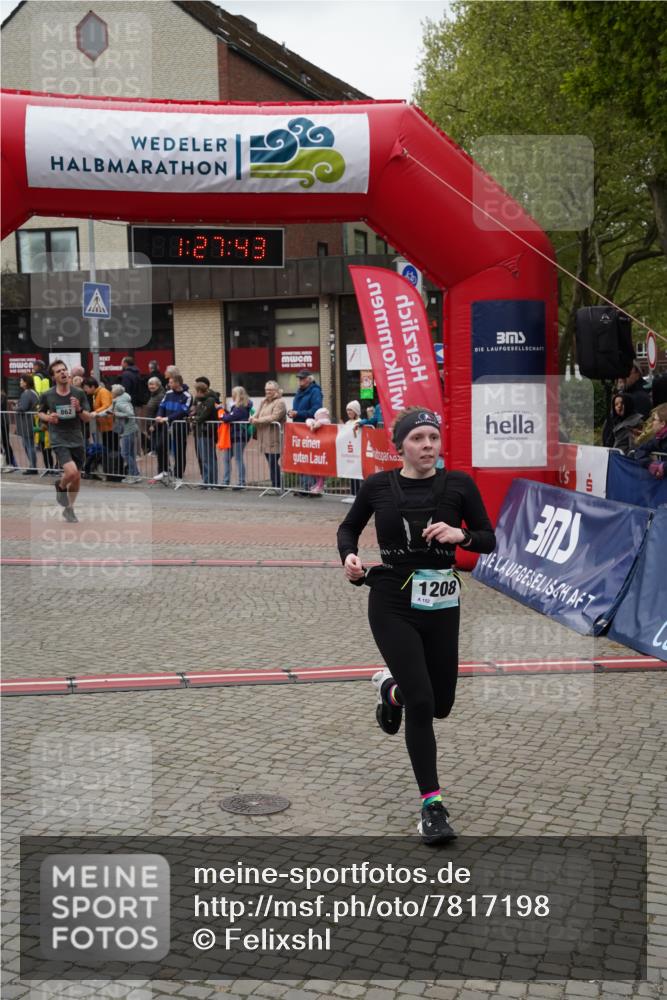 04.05.2025 - 8. Wedeler Halbmarathon Felixshl http://msf.ph/oto/7817198 04.05.2025 11:27:41 Ziel 862, 1081, 1208 meine-sportfotos.de