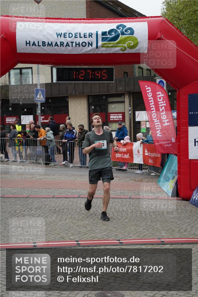 04.05.2025 - 8. Wedeler Halbmarathon Felixshl http://msf.ph/oto/7817202 04.05.2025 11:27:43 Ziel 862, 1081, 1208 meine-sportfotos.de