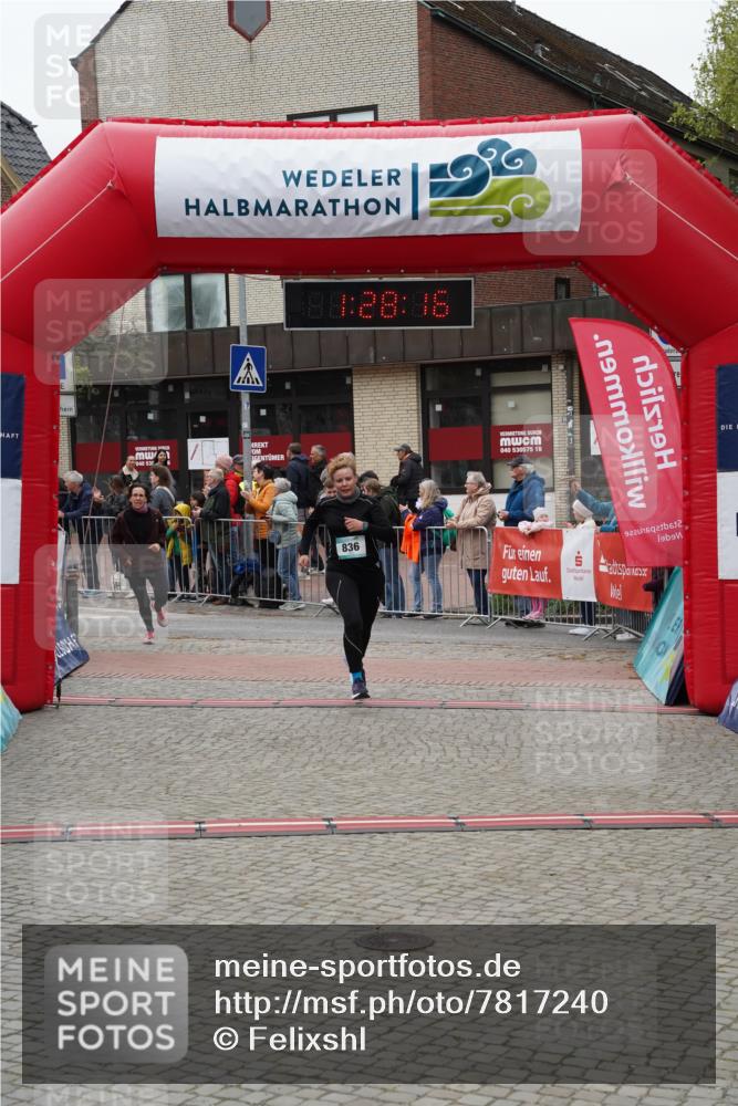 04.05.2025 - 8. Wedeler Halbmarathon Felixshl http://msf.ph/oto/7817240 04.05.2025 11:28:14 Ziel 372, 836, 1195 meine-sportfotos.de