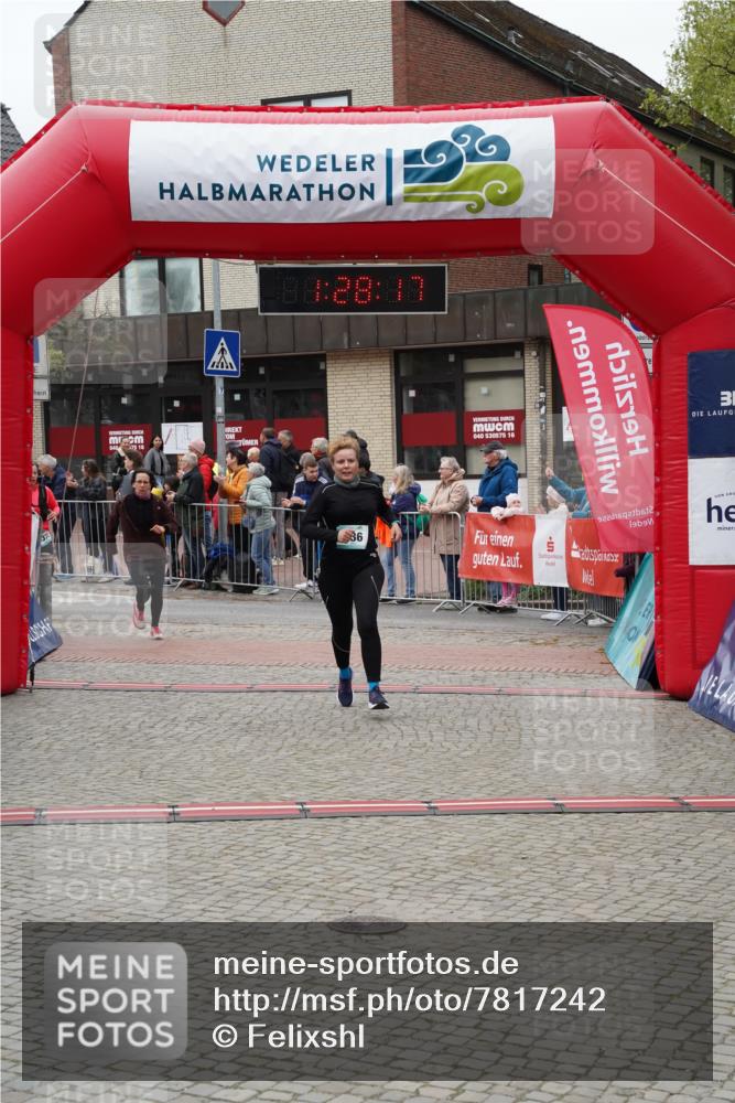 04.05.2025 - 8. Wedeler Halbmarathon Felixshl http://msf.ph/oto/7817242 04.05.2025 11:28:15 Ziel 372, 836, 1195 meine-sportfotos.de