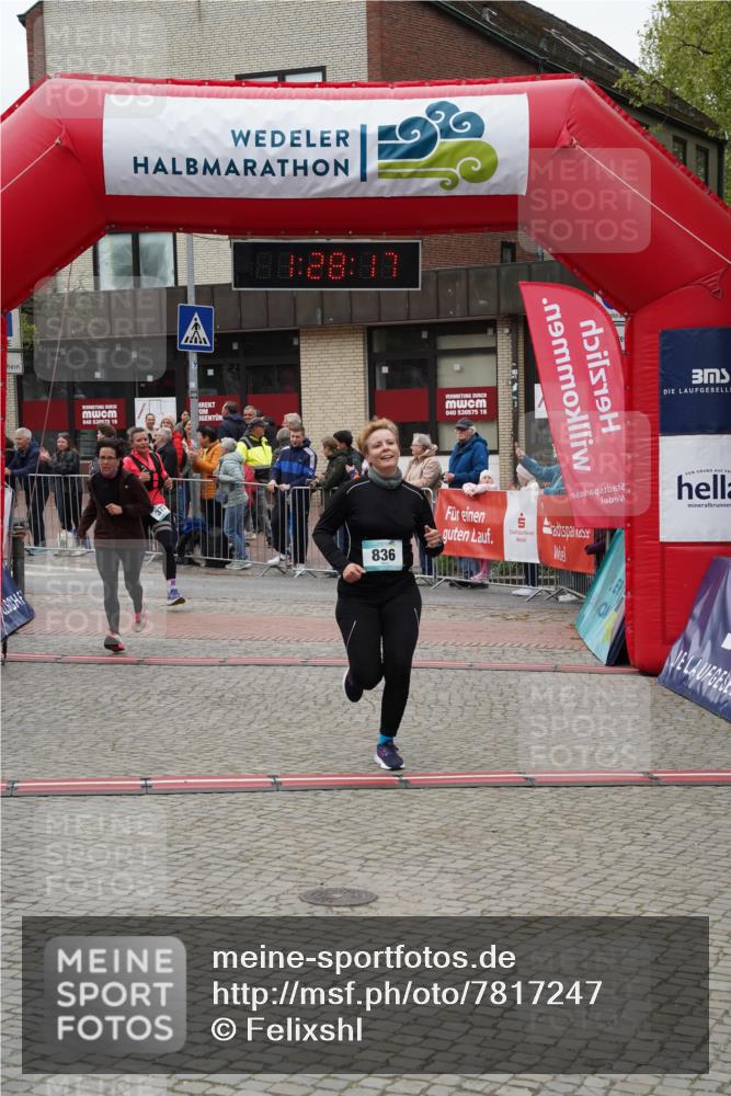 04.05.2025 - 8. Wedeler Halbmarathon Felixshl http://msf.ph/oto/7817247 04.05.2025 11:28:16 Ziel 372, 836, 1096, 1195 meine-sportfotos.de