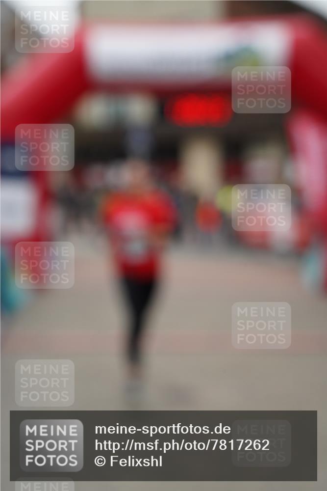 04.05.2025 - 8. Wedeler Halbmarathon Felixshl http://msf.ph/oto/7817262 04.05.2025 11:28:21 Ziel 372, 836, 1096, 1195 meine-sportfotos.de