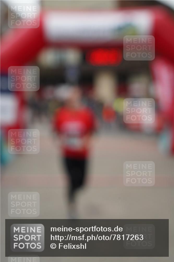 04.05.2025 - 8. Wedeler Halbmarathon Felixshl http://msf.ph/oto/7817263 04.05.2025 11:28:21 Ziel 372, 836, 1096, 1195 meine-sportfotos.de