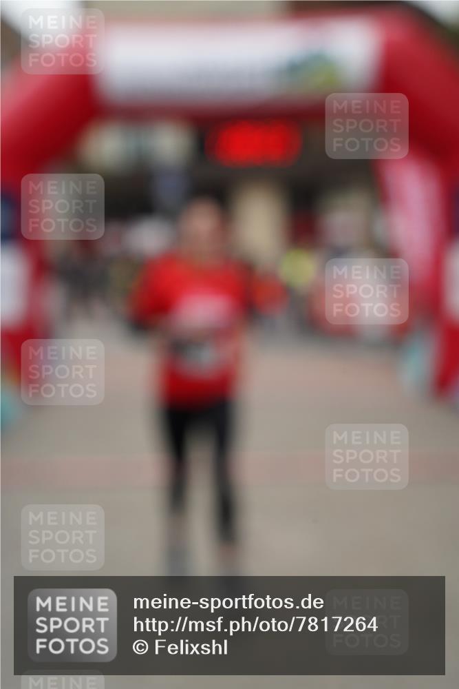 04.05.2025 - 8. Wedeler Halbmarathon Felixshl http://msf.ph/oto/7817264 04.05.2025 11:28:21 Ziel 372, 836, 1096, 1195 meine-sportfotos.de