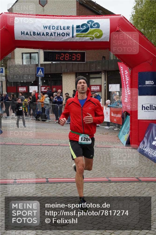 04.05.2025 - 8. Wedeler Halbmarathon Felixshl http://msf.ph/oto/7817274 04.05.2025 11:28:37 Ziel 227, 228, 1204 meine-sportfotos.de