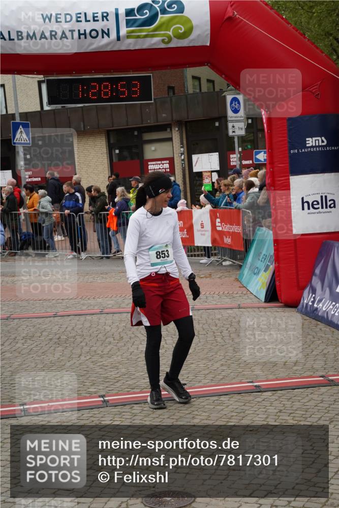 04.05.2025 - 8. Wedeler Halbmarathon Felixshl http://msf.ph/oto/7817301 04.05.2025 11:28:51 Ziel 159, 853 meine-sportfotos.de