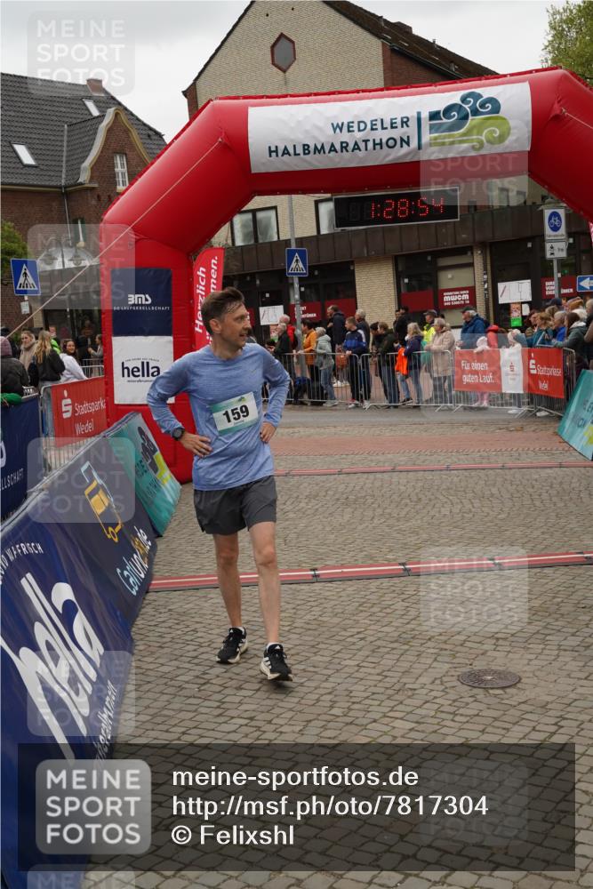 04.05.2025 - 8. Wedeler Halbmarathon Felixshl http://msf.ph/oto/7817304 04.05.2025 11:28:52 Ziel 159, 853 meine-sportfotos.de