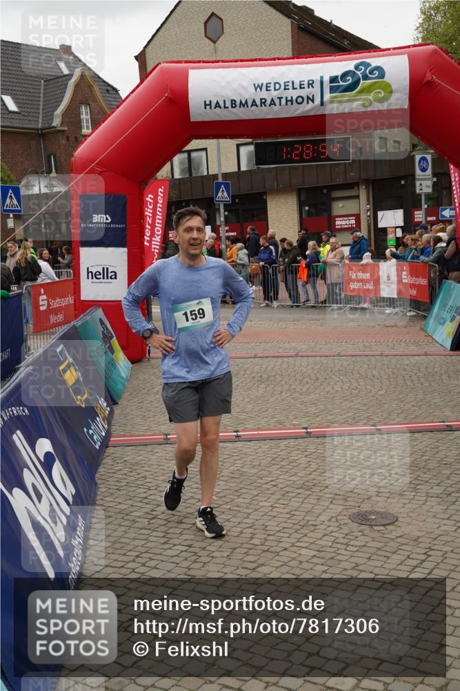 04.05.2025 - 8. Wedeler Halbmarathon Felixshl http://msf.ph/oto/7817306 04.05.2025 11:28:52 Ziel 159, 853 meine-sportfotos.de