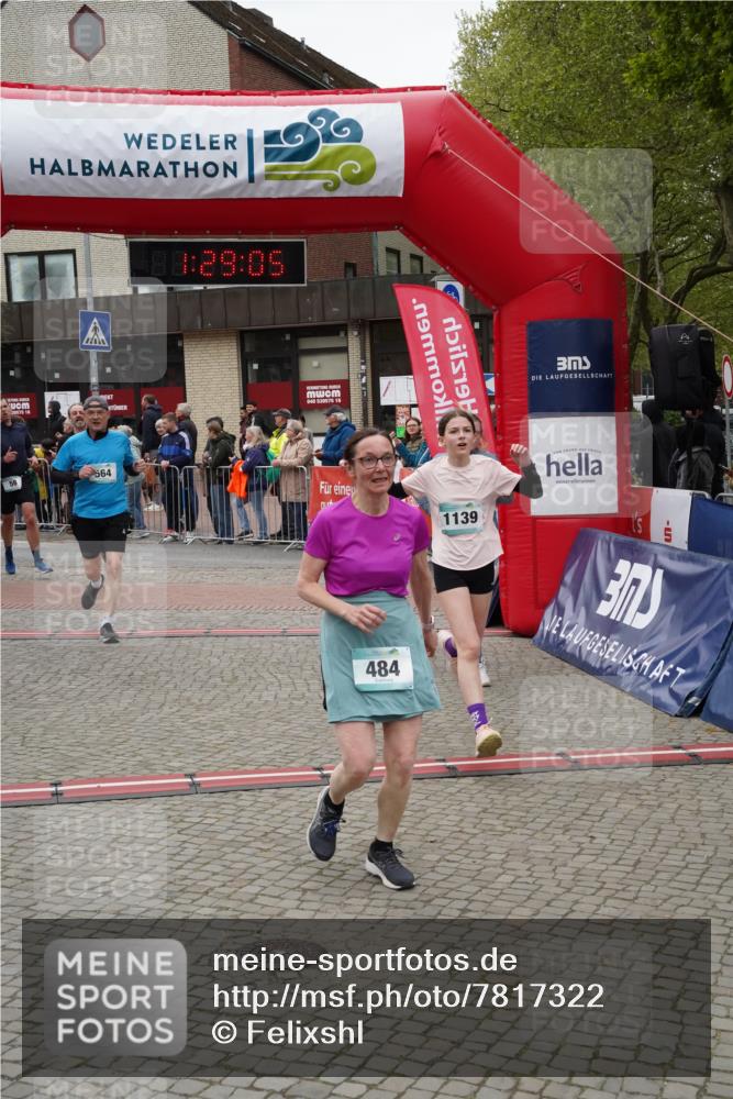 04.05.2025 - 8. Wedeler Halbmarathon Felixshl http://msf.ph/oto/7817322 04.05.2025 11:29:03 Ziel 56, 483, 484, 564, 924, 1139, 1210 meine-sportfotos.de