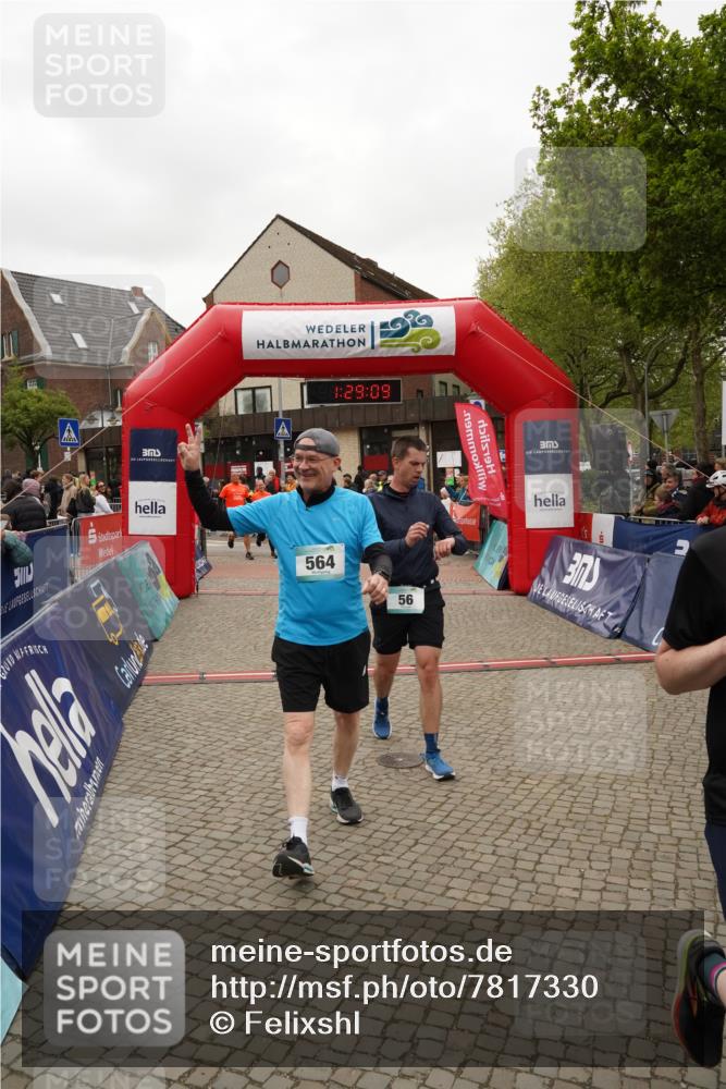 04.05.2025 - 8. Wedeler Halbmarathon Felixshl http://msf.ph/oto/7817330 04.05.2025 11:29:07 Ziel 56, 484, 564, 783, 784, 924, 1139, 1210 meine-sportfotos.de