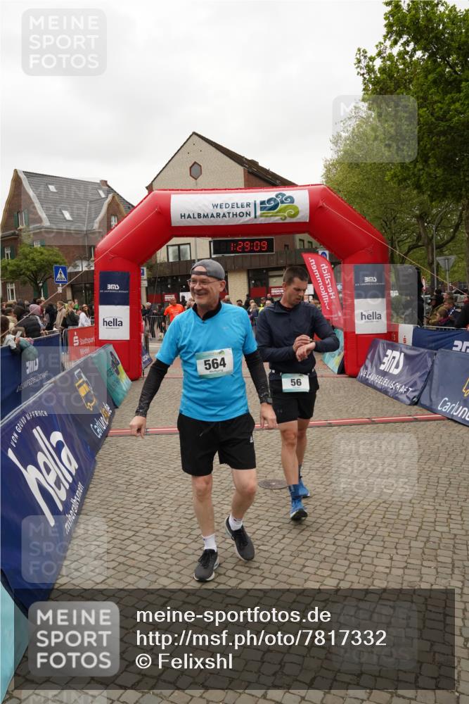 04.05.2025 - 8. Wedeler Halbmarathon Felixshl http://msf.ph/oto/7817332 04.05.2025 11:29:07 Ziel 56, 484, 564, 783, 784, 924, 1139, 1210 meine-sportfotos.de