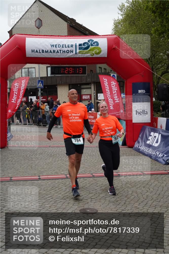 04.05.2025 - 8. Wedeler Halbmarathon Felixshl http://msf.ph/oto/7817339 04.05.2025 11:29:11 Ziel 56, 783, 784, 1203 meine-sportfotos.de