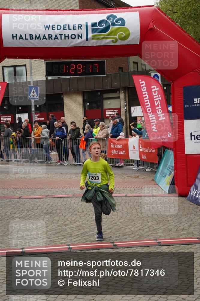 04.05.2025 - 8. Wedeler Halbmarathon Felixshl http://msf.ph/oto/7817346 04.05.2025 11:29:15 Ziel 783, 784, 1099, 1203 meine-sportfotos.de