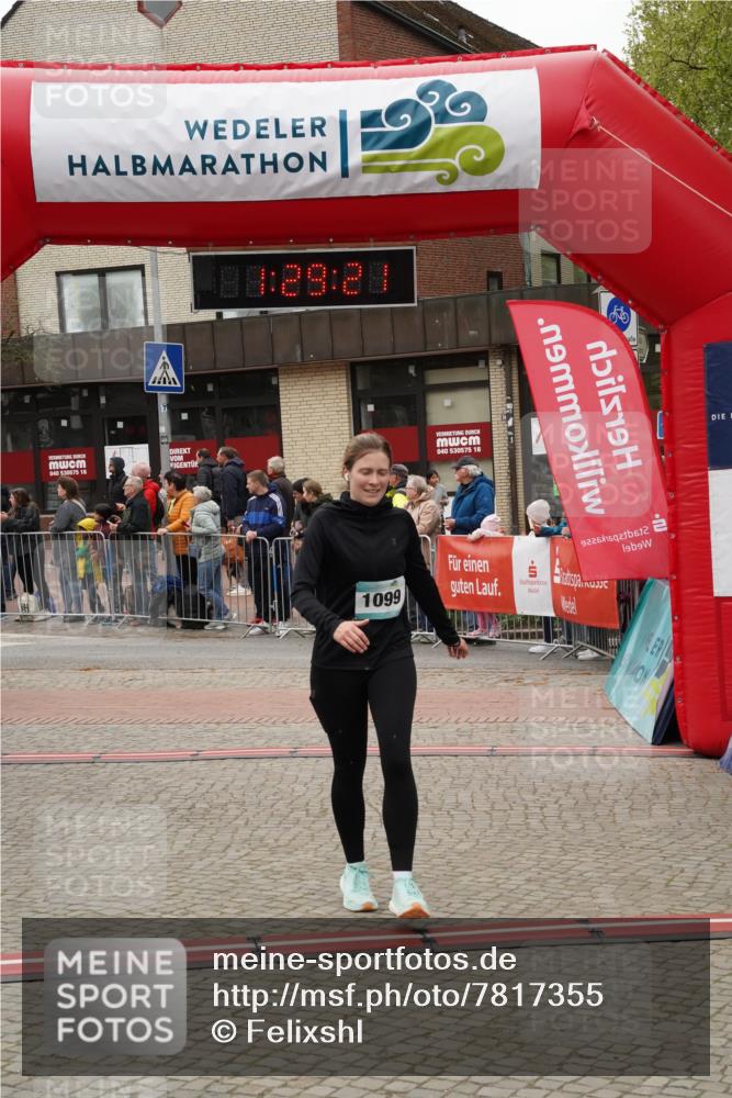 04.05.2025 - 8. Wedeler Halbmarathon Felixshl http://msf.ph/oto/7817355 04.05.2025 11:29:19 Ziel 1099, 1203 meine-sportfotos.de