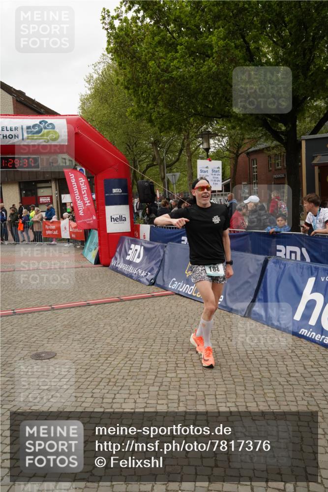 04.05.2025 - 8. Wedeler Halbmarathon Felixshl http://msf.ph/oto/7817376 04.05.2025 11:29:35 Ziel 188, 642, 963, 969 meine-sportfotos.de