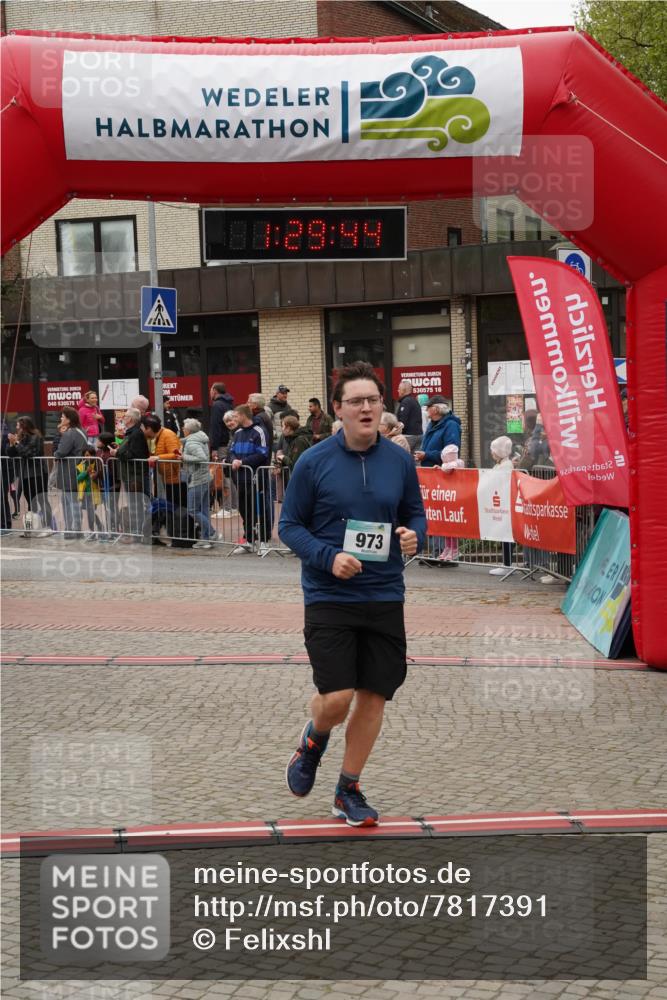 04.05.2025 - 8. Wedeler Halbmarathon Felixshl http://msf.ph/oto/7817391 04.05.2025 11:29:42 Ziel 969, 973 meine-sportfotos.de