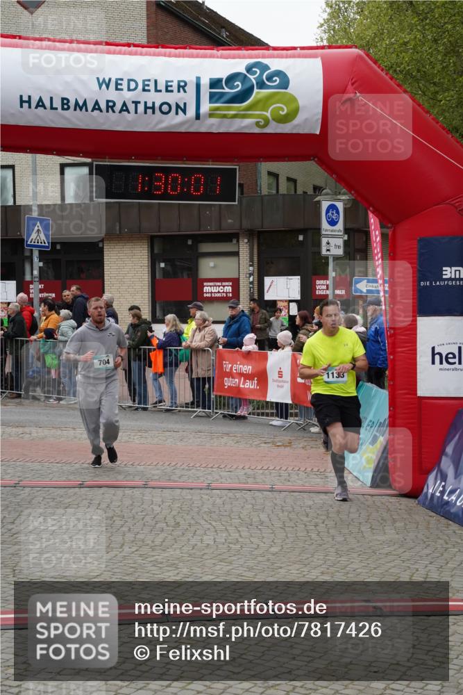 04.05.2025 - 8. Wedeler Halbmarathon Felixshl http://msf.ph/oto/7817426 04.05.2025 11:29:59 Ziel 704, 1097, 1133 meine-sportfotos.de