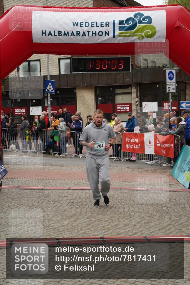 04.05.2025 - 8. Wedeler Halbmarathon Felixshl http://msf.ph/oto/7817431 04.05.2025 11:30:01 Ziel 704, 959, 1133 meine-sportfotos.de