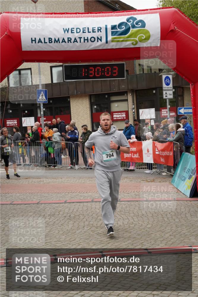 04.05.2025 - 8. Wedeler Halbmarathon Felixshl http://msf.ph/oto/7817434 04.05.2025 11:30:01 Ziel 704, 959, 1133 meine-sportfotos.de