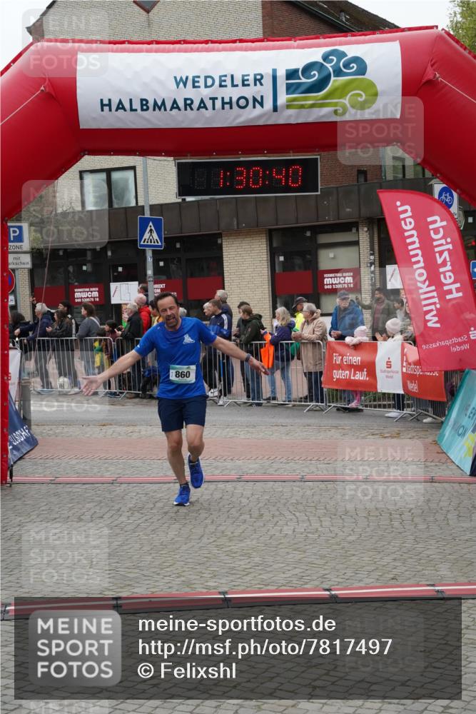04.05.2025 - 8. Wedeler Halbmarathon Felixshl http://msf.ph/oto/7817497 04.05.2025 11:30:38 Ziel 846, 860 meine-sportfotos.de
