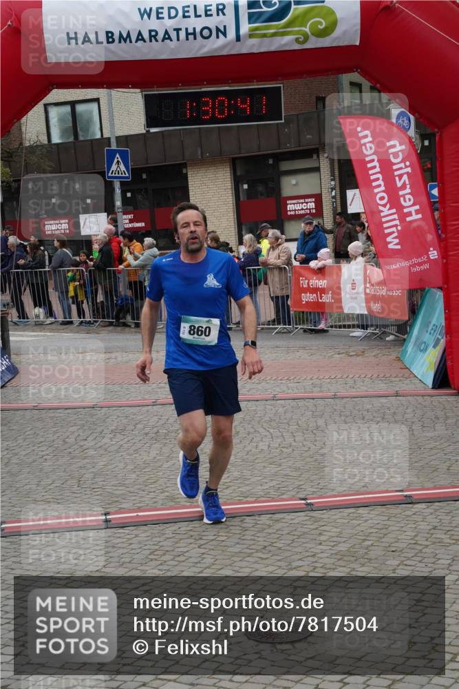04.05.2025 - 8. Wedeler Halbmarathon Felixshl http://msf.ph/oto/7817504 04.05.2025 11:30:39 Ziel 846, 860 meine-sportfotos.de
