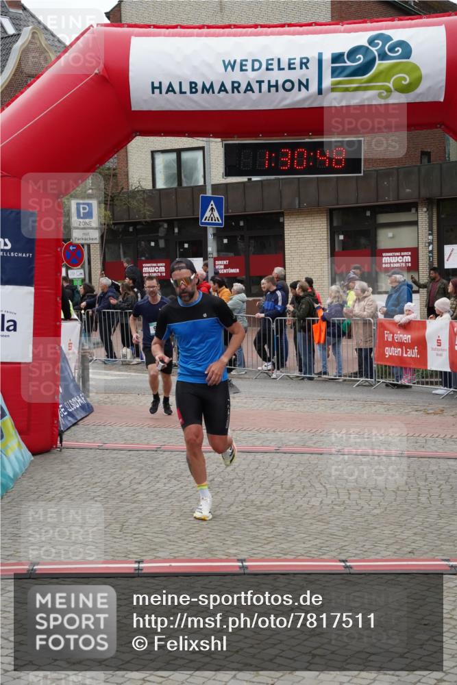 04.05.2025 - 8. Wedeler Halbmarathon Felixshl http://msf.ph/oto/7817511 04.05.2025 11:30:46 Ziel 656, 659, 996 meine-sportfotos.de