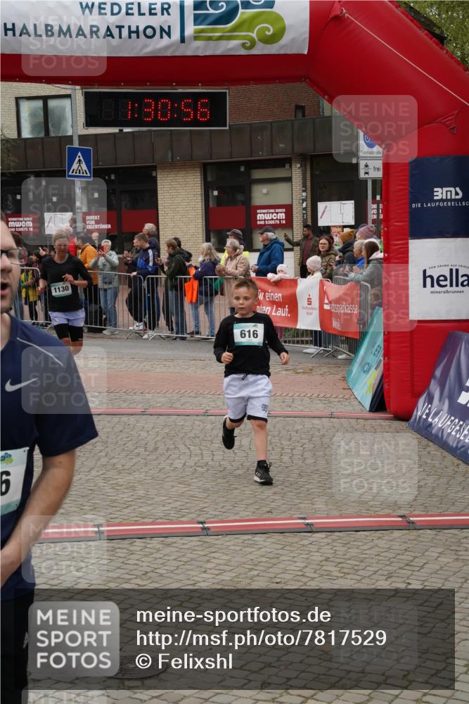 04.05.2025 - 8. Wedeler Halbmarathon Felixshl http://msf.ph/oto/7817529 04.05.2025 11:30:54 Ziel 155, 610, 616, 656, 996, 1130 meine-sportfotos.de