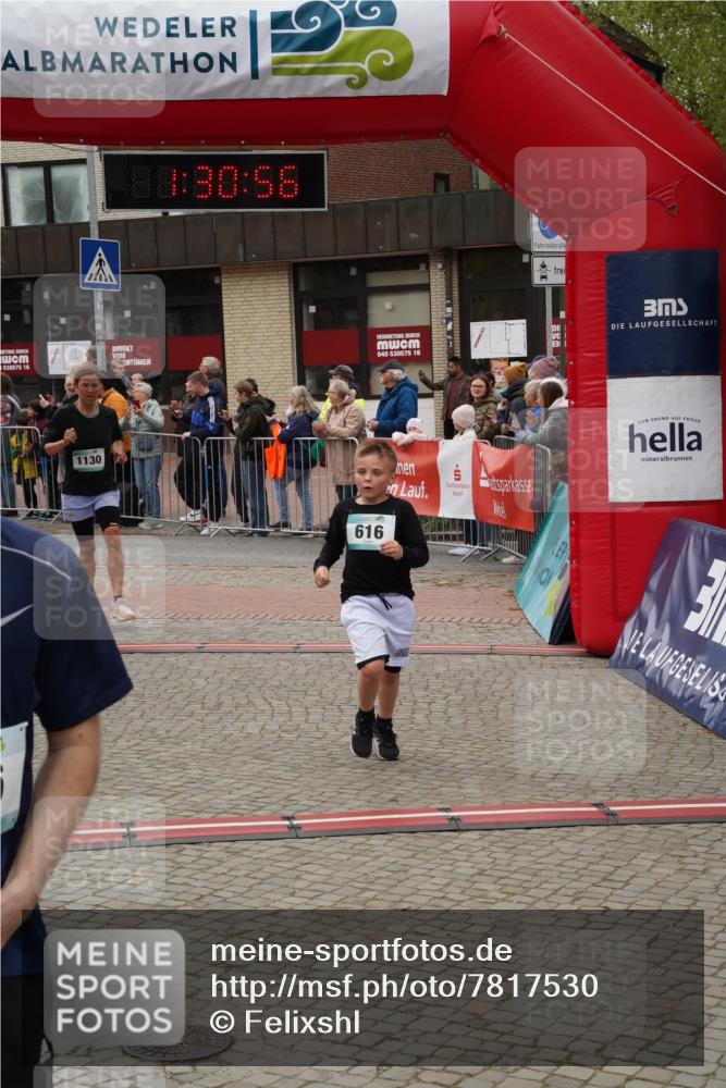 04.05.2025 - 8. Wedeler Halbmarathon Felixshl http://msf.ph/oto/7817530 04.05.2025 11:30:54 Ziel 155, 610, 616, 656, 996, 1130 meine-sportfotos.de