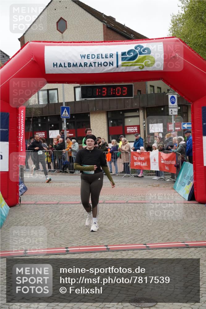 04.05.2025 - 8. Wedeler Halbmarathon Felixshl http://msf.ph/oto/7817539 04.05.2025 11:31:01 Ziel 177, 649, 843, 883, 1130 meine-sportfotos.de