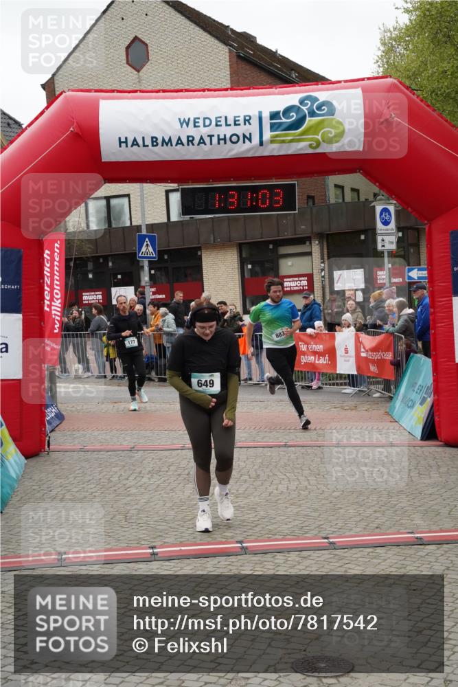 04.05.2025 - 8. Wedeler Halbmarathon Felixshl http://msf.ph/oto/7817542 04.05.2025 11:31:01 Ziel 177, 649, 843, 883, 1130 meine-sportfotos.de