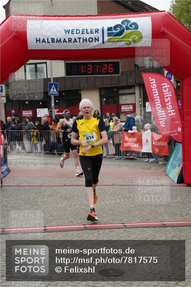 04.05.2025 - 8. Wedeler Halbmarathon Felixshl http://msf.ph/oto/7817575 04.05.2025 11:31:24 Ziel 840, 863, 934 meine-sportfotos.de