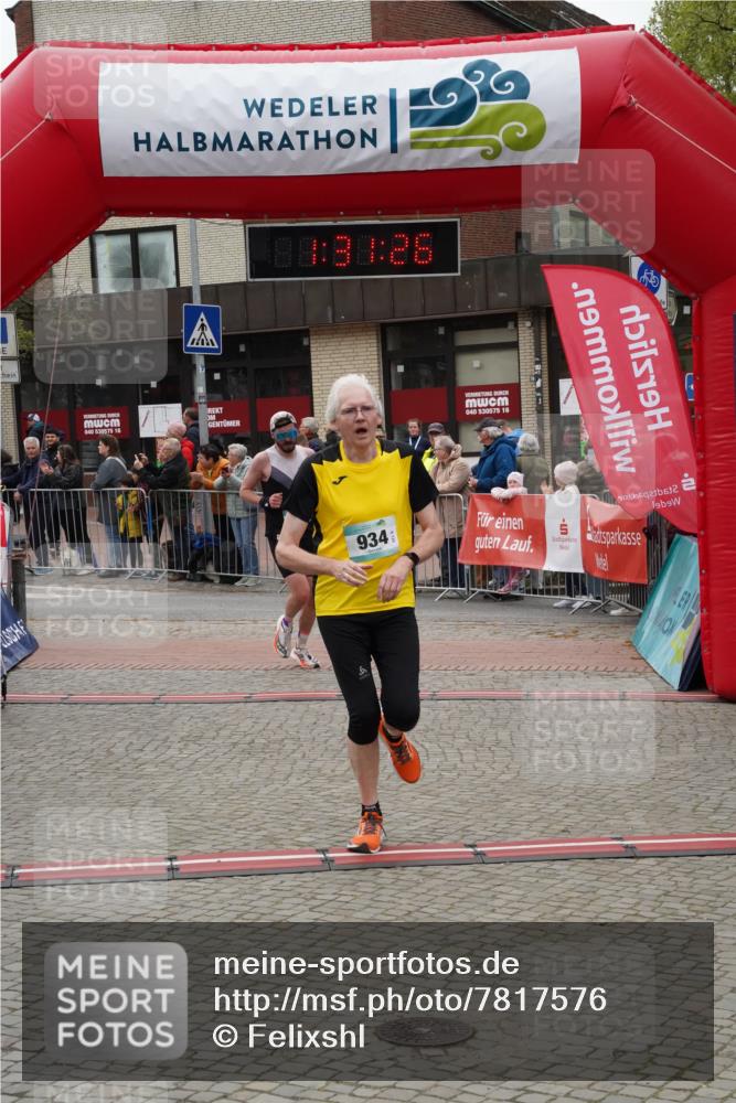 04.05.2025 - 8. Wedeler Halbmarathon Felixshl http://msf.ph/oto/7817576 04.05.2025 11:31:24 Ziel 840, 863, 934 meine-sportfotos.de