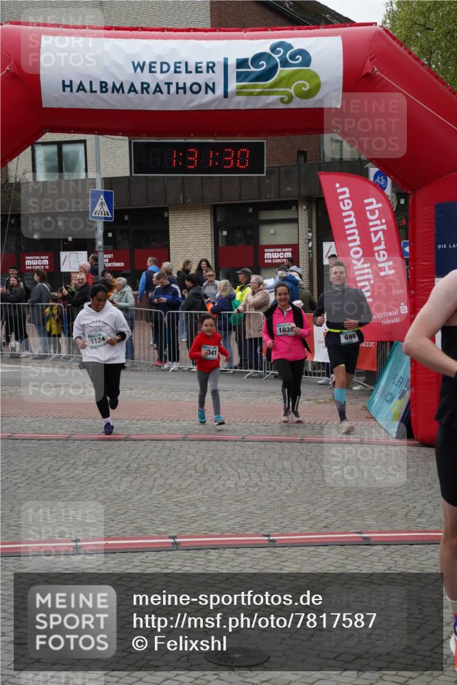 04.05.2025 - 8. Wedeler Halbmarathon Felixshl http://msf.ph/oto/7817587 04.05.2025 11:31:28 Ziel 77, 699, 863, 934, 1039, 1041, 1124 meine-sportfotos.de