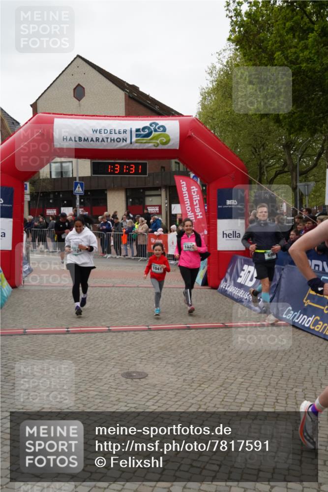 04.05.2025 - 8. Wedeler Halbmarathon Felixshl http://msf.ph/oto/7817591 04.05.2025 11:31:29 Ziel 77, 699, 863, 934, 1039, 1041, 1124 meine-sportfotos.de