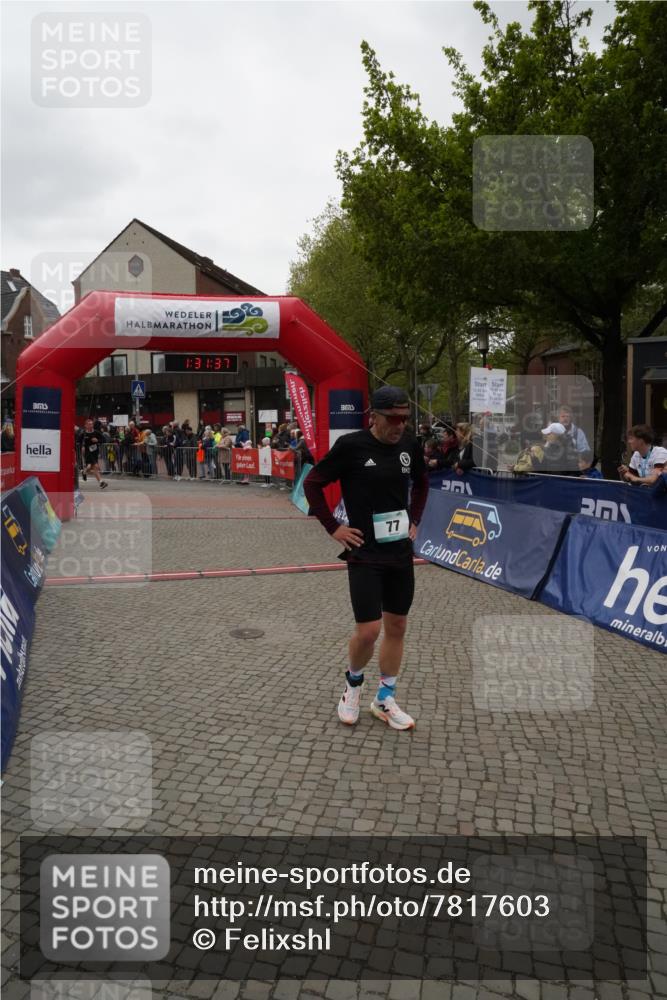 04.05.2025 - 8. Wedeler Halbmarathon Felixshl http://msf.ph/oto/7817603 04.05.2025 11:31:35 Ziel 77, 367, 699, 1039, 1041, 1124 meine-sportfotos.de