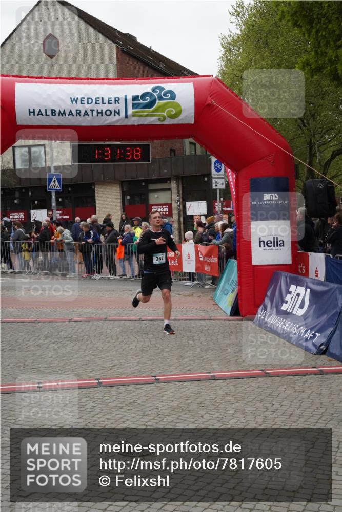 04.05.2025 - 8. Wedeler Halbmarathon Felixshl http://msf.ph/oto/7817605 04.05.2025 11:31:36 Ziel 77, 367 meine-sportfotos.de