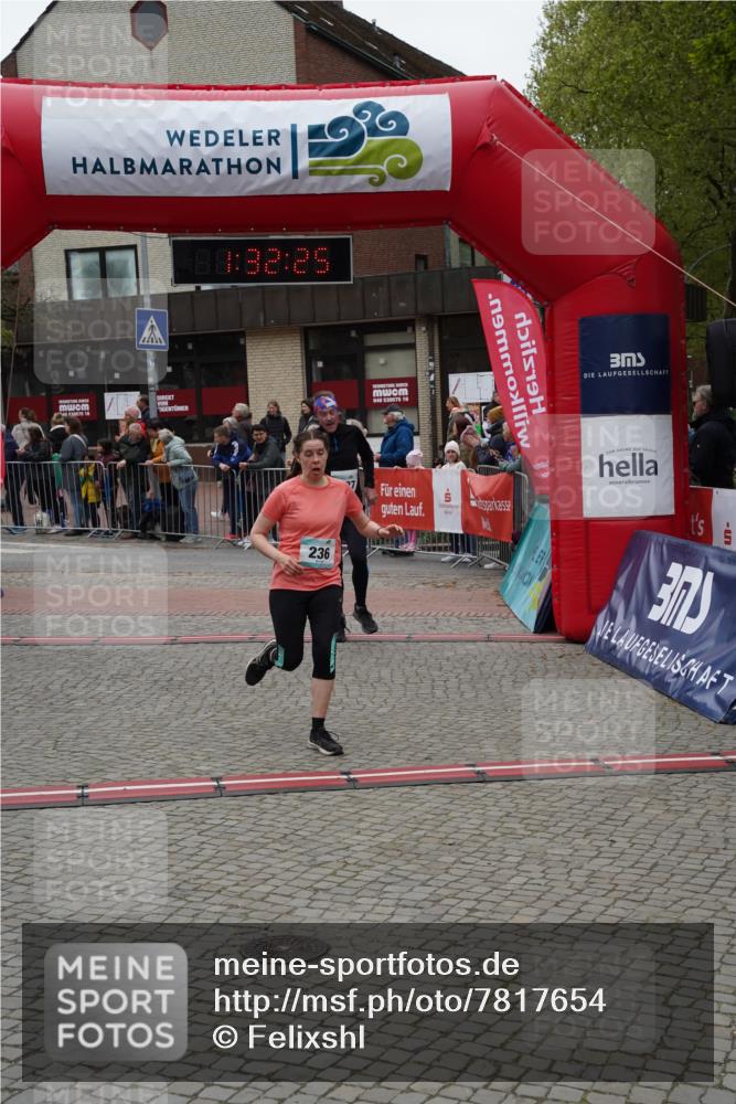 04.05.2025 - 8. Wedeler Halbmarathon Felixshl http://msf.ph/oto/7817654 04.05.2025 11:32:23 Ziel 236, 910, 1027 meine-sportfotos.de
