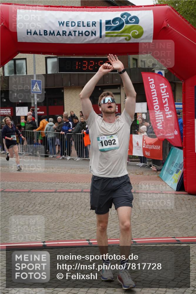 04.05.2025 - 8. Wedeler Halbmarathon Felixshl http://msf.ph/oto/7817728 04.05.2025 11:32:53 Ziel 33, 356, 696, 1092, 1160 meine-sportfotos.de