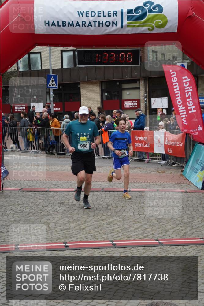 04.05.2025 - 8. Wedeler Halbmarathon Felixshl http://msf.ph/oto/7817738 04.05.2025 11:32:58 Ziel 33, 446, 696, 968, 1122 meine-sportfotos.de