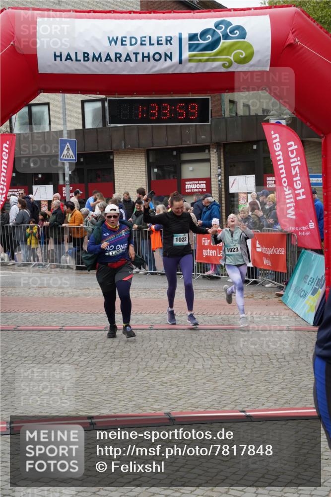 04.05.2025 - 8. Wedeler Halbmarathon Felixshl http://msf.ph/oto/7817848 04.05.2025 11:33:57 Ziel 700, 703, 1022, 1023, 1116 meine-sportfotos.de