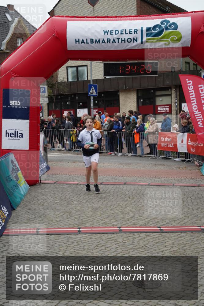 04.05.2025 - 8. Wedeler Halbmarathon Felixshl http://msf.ph/oto/7817869 04.05.2025 11:34:18 Ziel 1060 meine-sportfotos.de