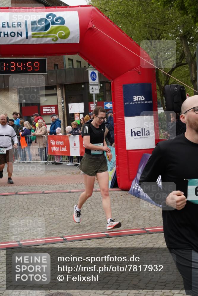 04.05.2025 - 8. Wedeler Halbmarathon Felixshl http://msf.ph/oto/7817932 04.05.2025 11:34:57 Ziel 662, 755, 793, 822, 823, 962, 1103 meine-sportfotos.de
