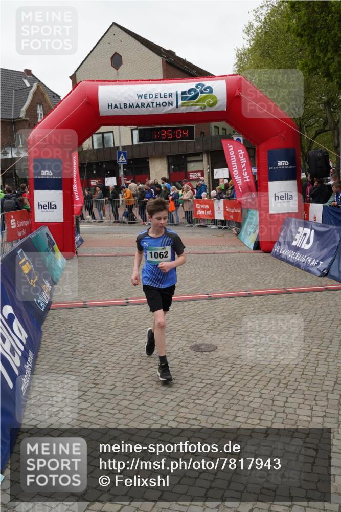 04.05.2025 - 8. Wedeler Halbmarathon Felixshl http://msf.ph/oto/7817943 04.05.2025 11:35:02 Ziel 755, 793, 822, 823 meine-sportfotos.de