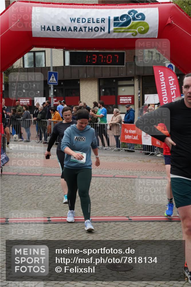 04.05.2025 - 8. Wedeler Halbmarathon Felixshl http://msf.ph/oto/7818134 04.05.2025 11:37:05 Ziel 265, 594, 654, 1028, 1141 meine-sportfotos.de